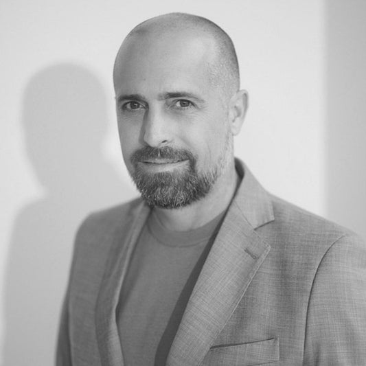 Jordi Fernandez nous présente l'Extrait de Parfum «Rose Blaze»