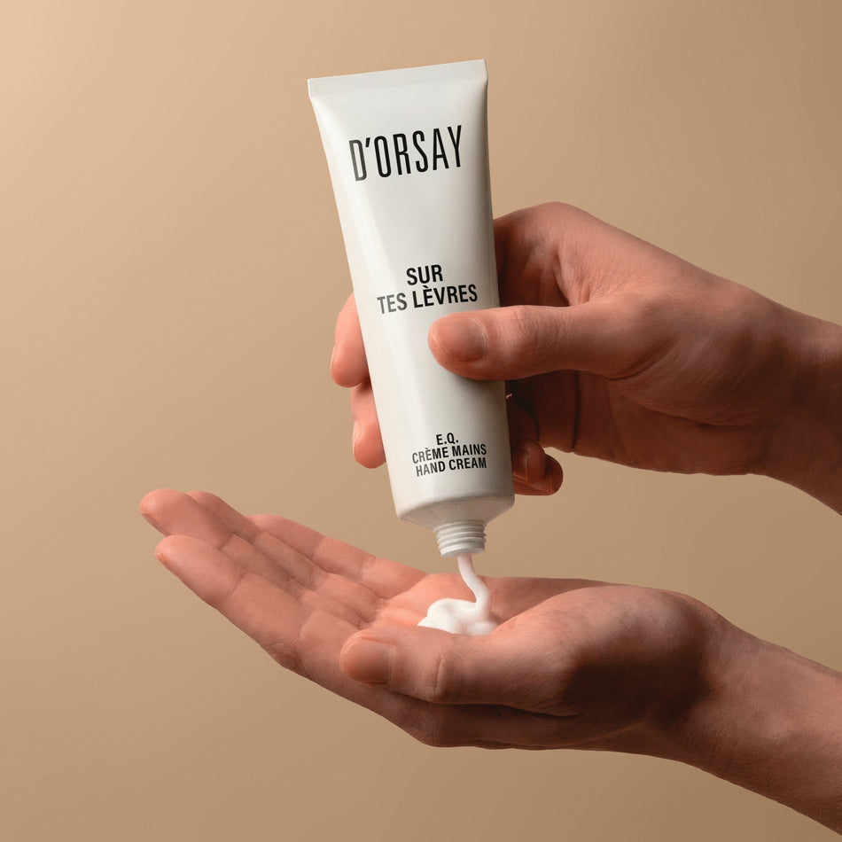 SUR TES LÈVRES. E.Q.